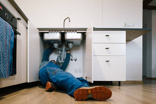 Professional Leak Detection technician working in Pleasanton, TX